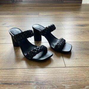 NWOT A New Day Basil Heel Black